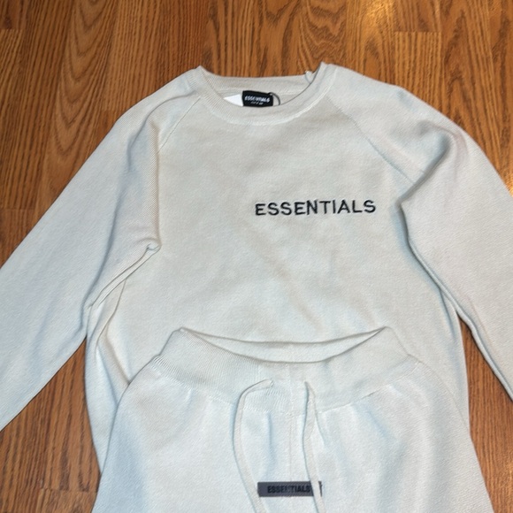 Essential set - Picture 5 of 8